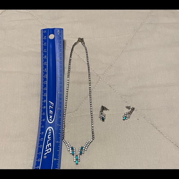 Necklace and earrings set - Picture 3 of 4